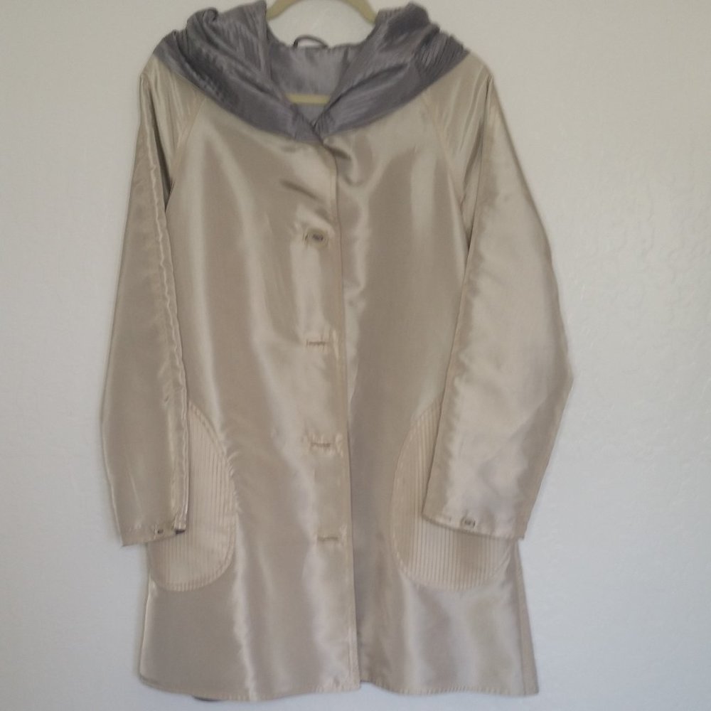 UbU  Reversible  Champagne/Pewter  Parisian Raincoat, Pleated Hood.